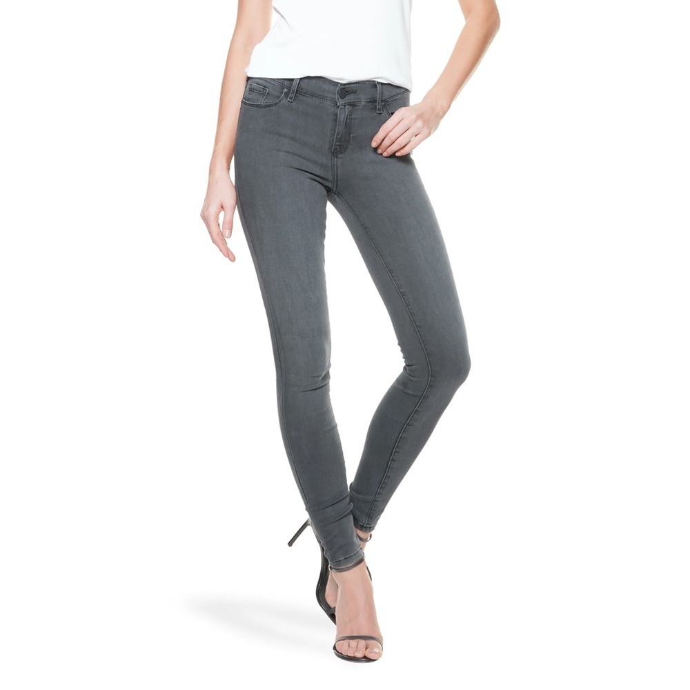 New! Gray Skinny Jeans​​